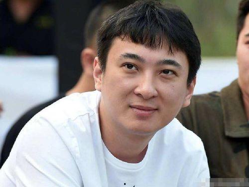 黑料吃瓜反差曝光,吃瓜群众反差曝光背后的真相